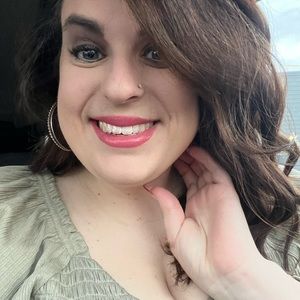 Meet your Posher, Calla